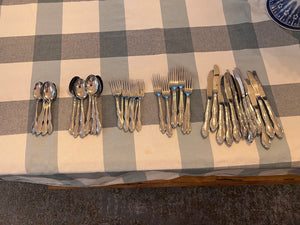Oneida Stainless Flatware Set- Service for 12