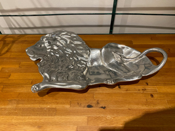 Mariposa Aluminum Lion Tray (18")
