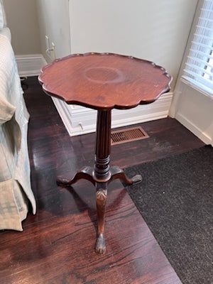 Scalloped Accent Table