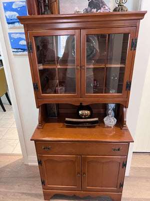 Vintage Roxton Hutch