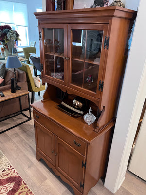 Vintage Roxton Hutch