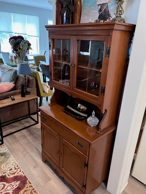 Vintage Roxton Hutch