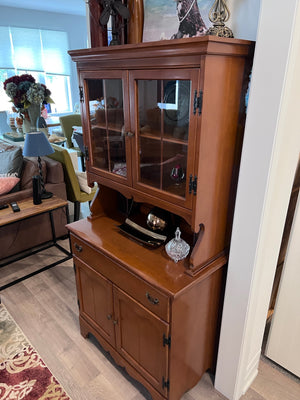 Vintage Roxton Hutch