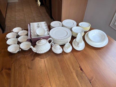 Royal Doulton English Bone China "Adrian H. 4816' Dinnerware Set- Service for 10