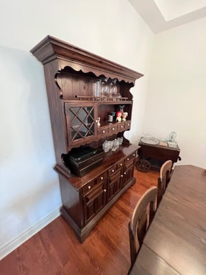 Vintage Ethan Allen 'Old Tavern' Hutch