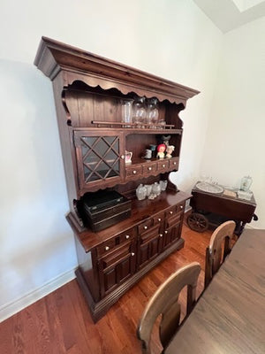 Vintage Ethan Allen 'Old Tavern' Hutch