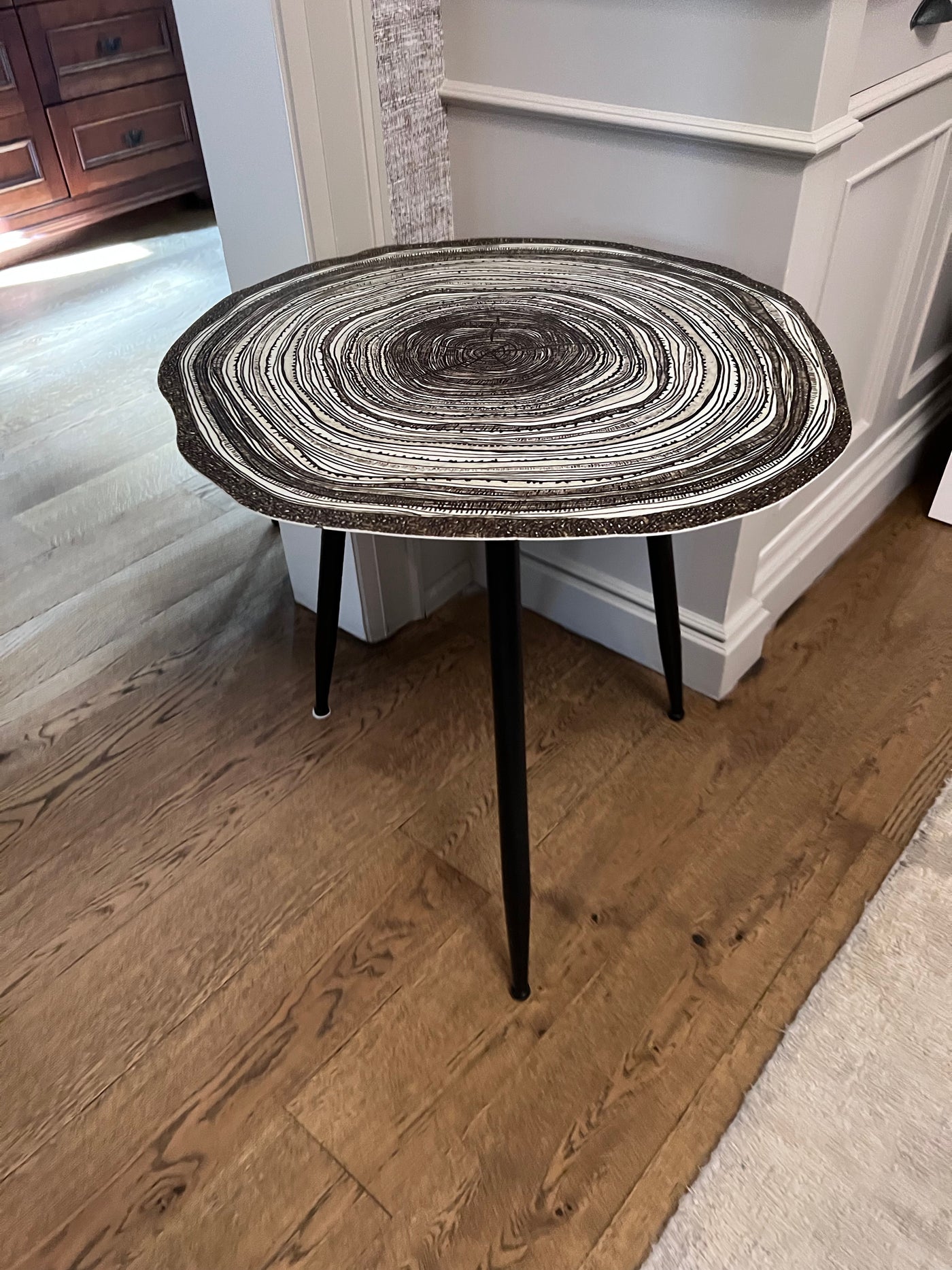 Structube Accent Table – Sell My Stuff Canada - Canada's Content and ...