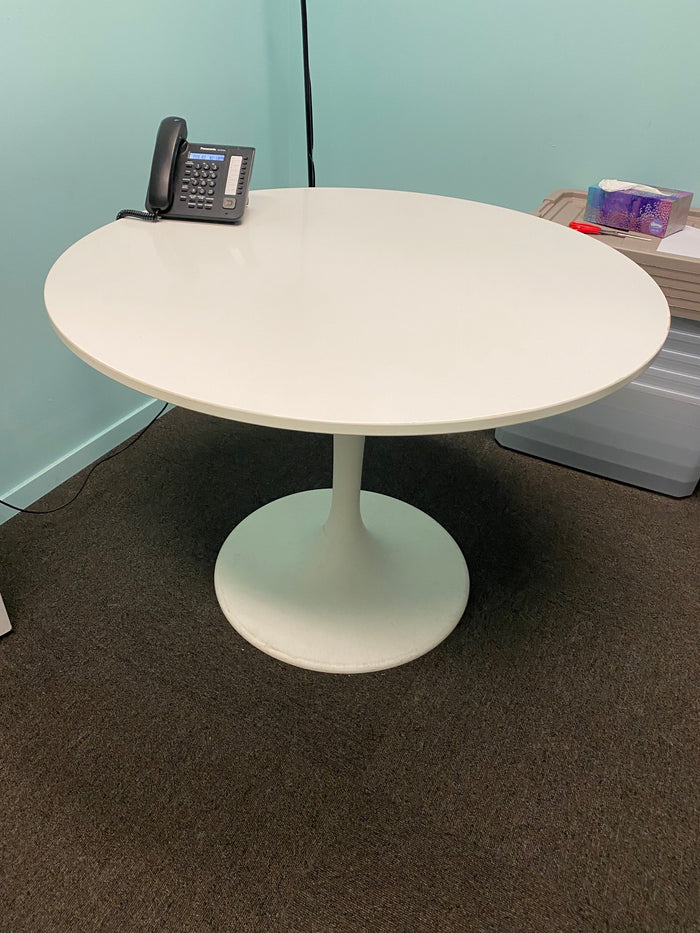 IKEA Docksta White Round Table