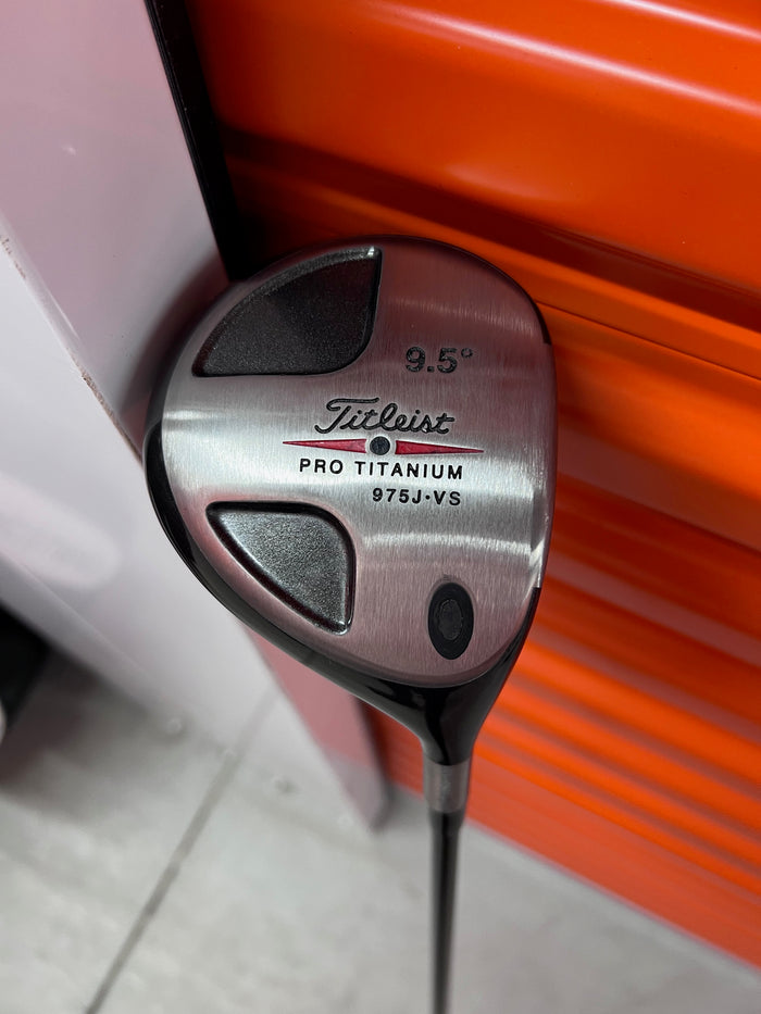 Titleist 975J-VS 9.5° Pro Titanium Driver Right Hand R Flex Graphite Shaft