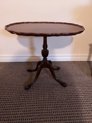 "Holland House Furniture"- Oval Scalloped Tilting Table