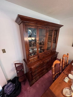 "Virginia House" Hutch/China Cabinet