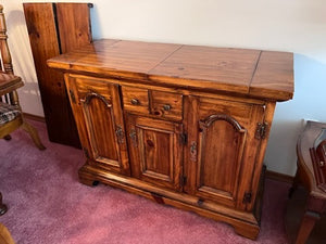 "Virginia House" Bar/Server
