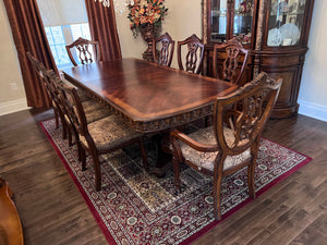 Beautiful Traditional Style Wood Dining Table + 8 Chairs