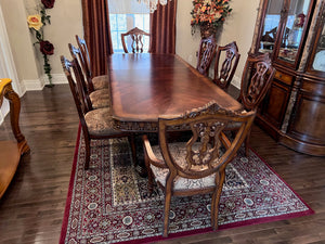 Beautiful Traditional Style Wood Dining Table + 8 Chairs