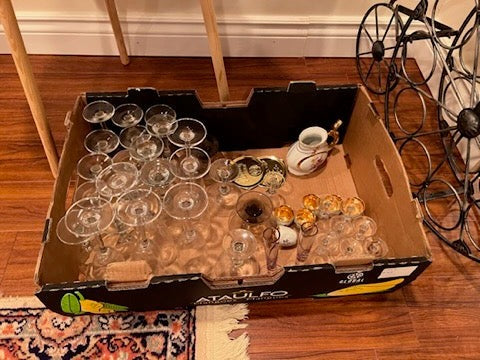Box of Miscellaneous Glassware