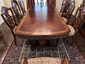 Beautiful Traditional Style Wood Dining Table + 8 Chairs