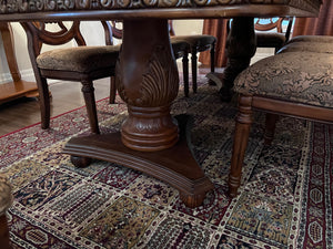 Beautiful Traditional Style Wood Dining Table + 8 Chairs