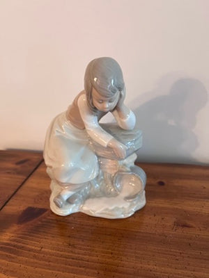 Nao Milkmaid Figurine