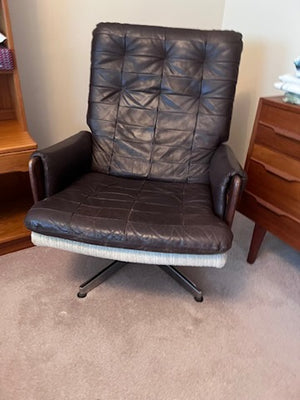 MCM Vintage Leather and Rosewood Swivel Chair by 'Interna Furniture Design'
