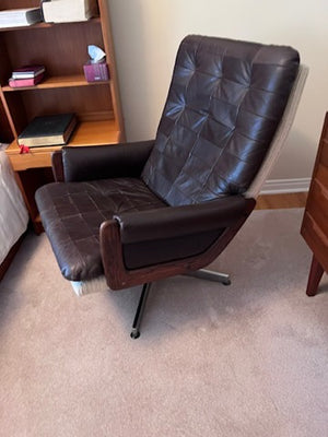 MCM Vintage Leather and Rosewood Swivel Chair by 'Interna Furniture Design'
