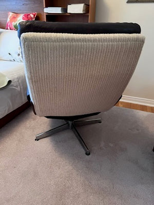 MCM Vintage Leather and Rosewood Swivel Chair by 'Interna Furniture Design'