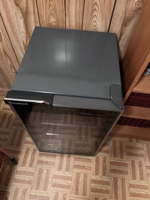 Beaumark Deluxe Cooler Wine Fridge