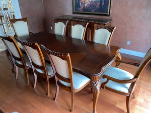 "Stanley Furniture" Dining Table + 8 Chairs