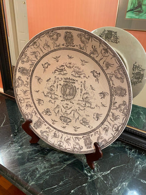Round Oriental Style Plate on Stand (UW 1897)