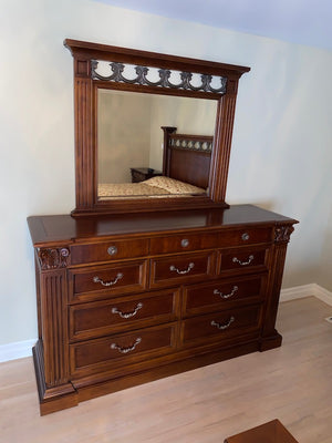 "Stanley Furniture" Dresser + Mirror