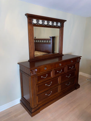 "Stanley Furniture" Dresser + Mirror