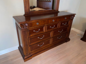 "Stanley Furniture" Dresser + Mirror