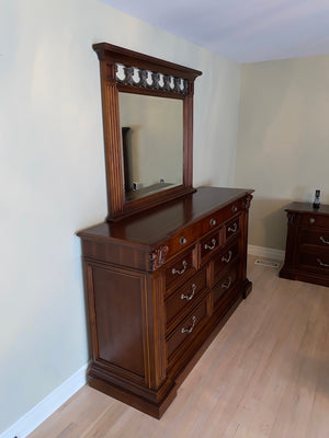 "Stanley Furniture" Dresser + Mirror