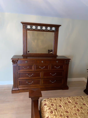 "Stanley Furniture" Dresser + Mirror