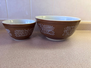 2 Vintage Pyrex Mixing Bowls