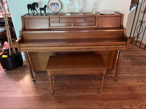 'Lindsay' Upright Piano