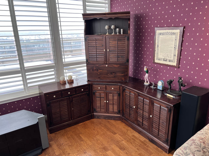 Ethan Allen 3 Piece Corner Unit with Dry Bar