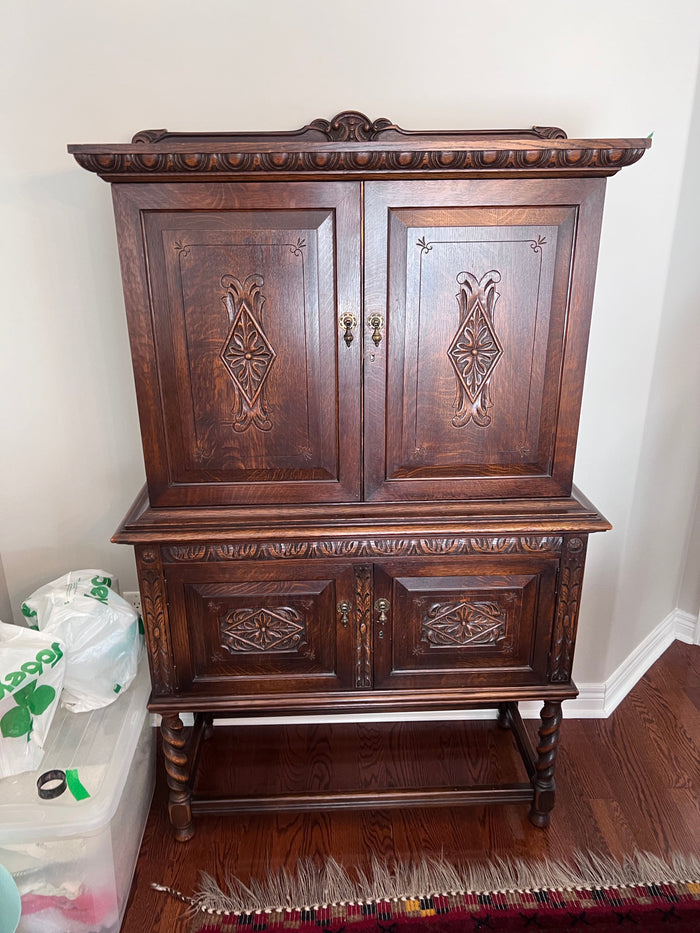 Antique Golden Oak Wood, Barley Twist Hutch