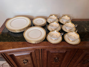 Aynsley 'Helen Ivory' 8221 Set- Service for 6 (30 Pieces)