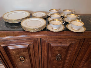 Aynsley 'Helen Ivory' 8221 Set- Service for 6 (30 Pieces)