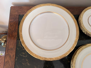 Aynsley 'Helen Ivory' 8221 Set- Service for 6 (30 Pieces)