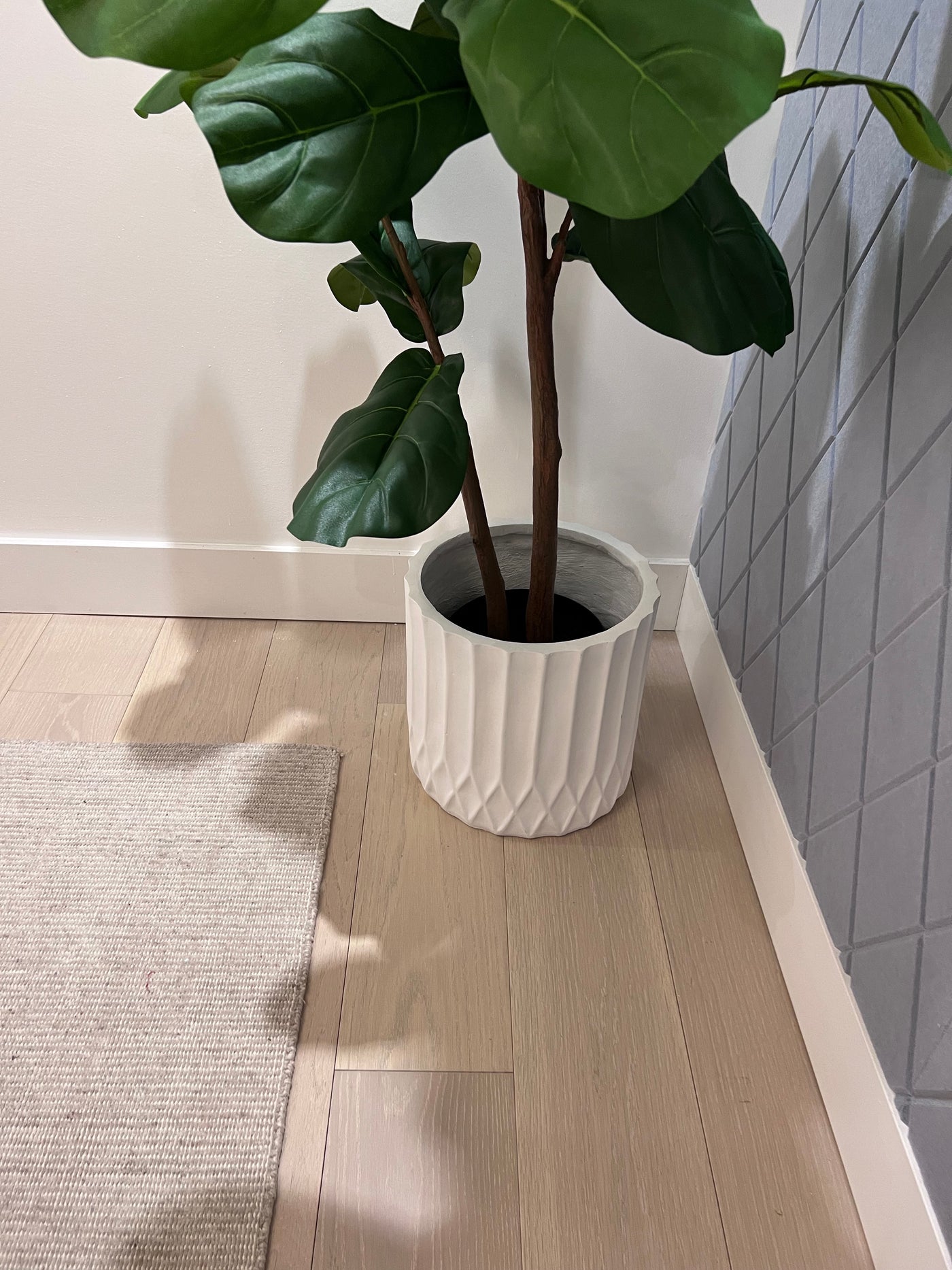 pottery barn faux fiddle leaf fig Pottery Barn Faux Potted Fiddle Leaf Fig Tree (*Retail value $400) – Sell My Stuff Canada