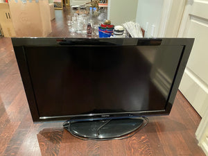 Toshiba 40E210U 40" 1080p LCD T.V.