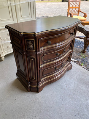 2 Drexel Heritage Casa Vita Lombardi Night Stands