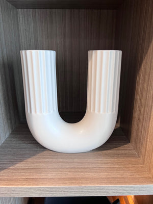 *BRAND NEW 2 Porcelain Decorative Vases from Indigo Books (*Retail value $65)