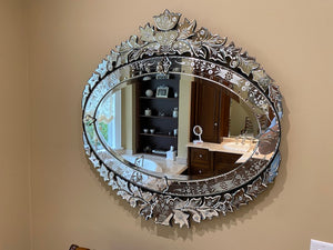 Palma Brava- Elegant Oval Mirror with Detailed Trim