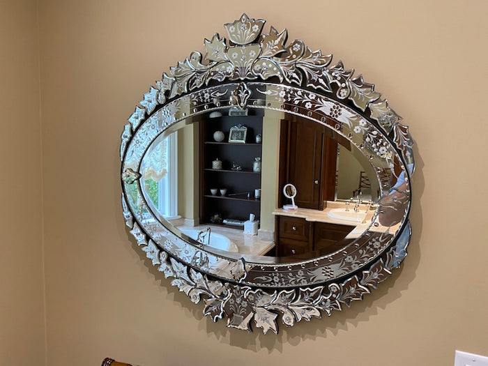 Palma Brava- Elegant Oval Mirror with Detailed Trim