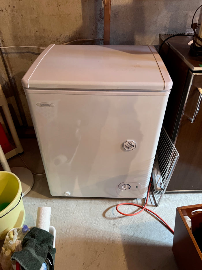 Danby 3.6 cu.ft Chest Freezer- DCF401W