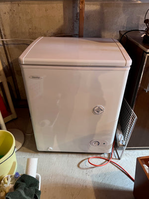 Danby 3.6 cu.ft Chest Freezer- DCF401W