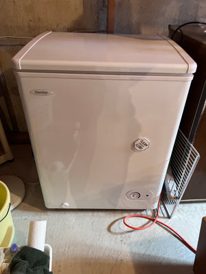 Danby 3.6 cu.ft Chest Freezer- DCF401W