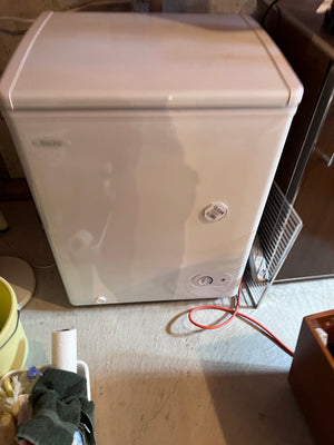 Danby 3.6 cu.ft Chest Freezer- DCF401W